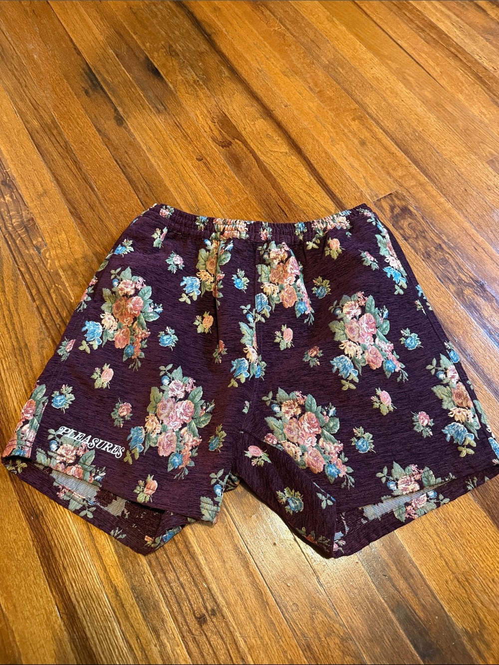 Men’s Pleasures Floral Shorts in Burgundy